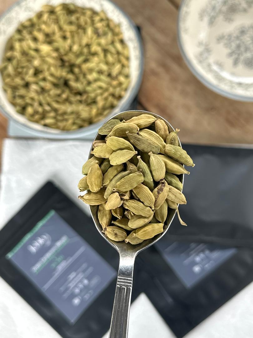 Green Cardamom (Hīl) — The Bright Aromatic Pod